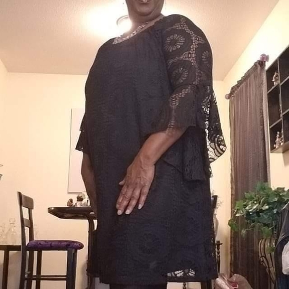 Meet your Posher, Janet - Picture 1 of 1